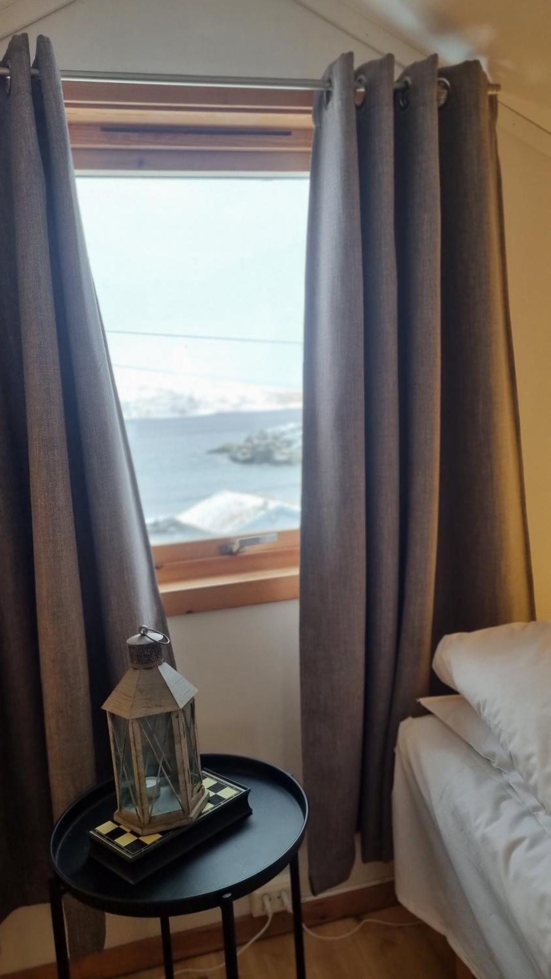 Laukvik Senja Hotel Botnhamn ภายนอก รูปภาพ