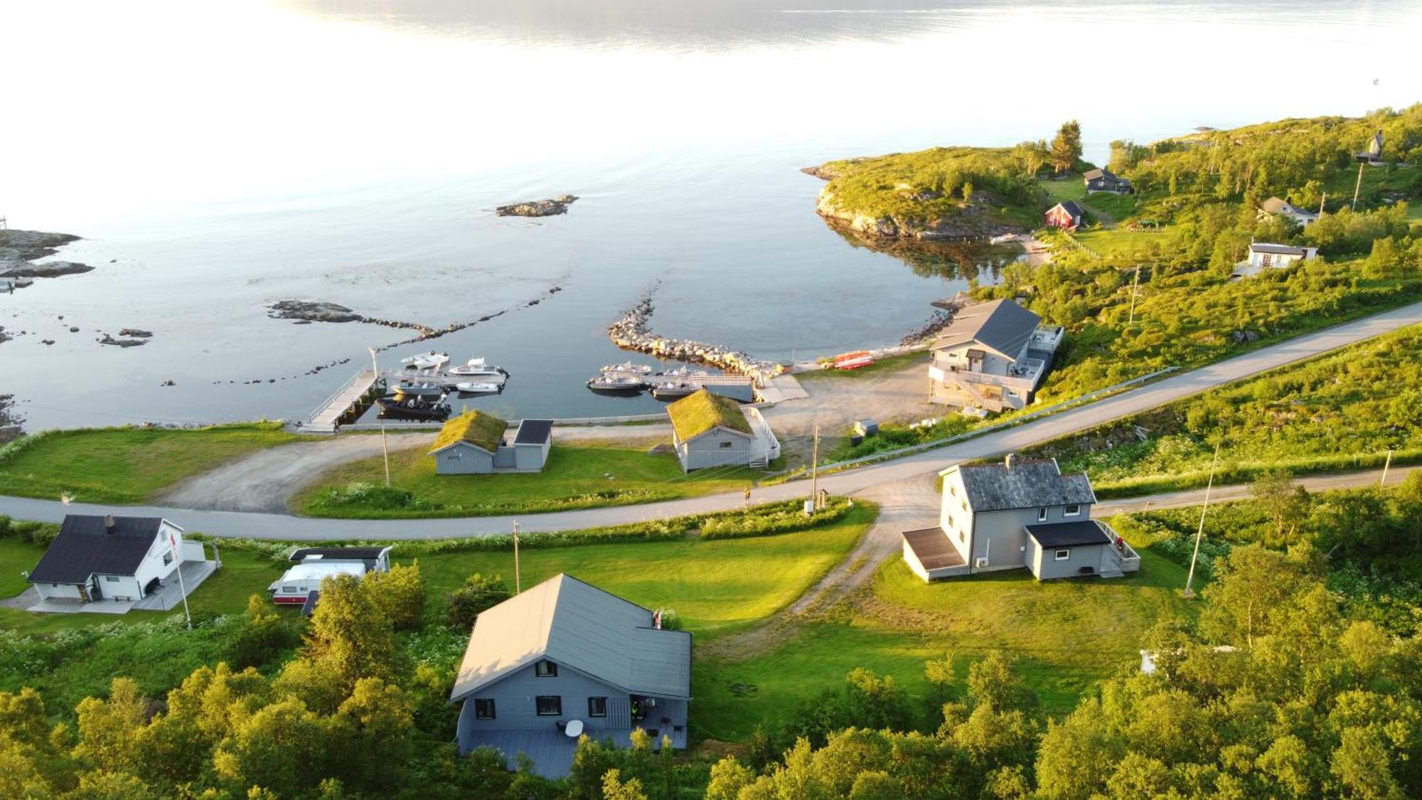 Laukvik Senja Hotel Botnhamn ภายนอก รูปภาพ