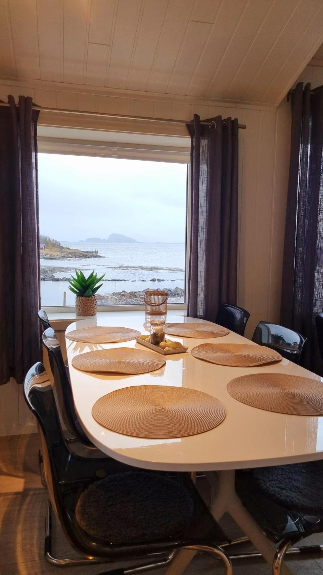 Laukvik Senja Hotel Botnhamn ภายนอก รูปภาพ